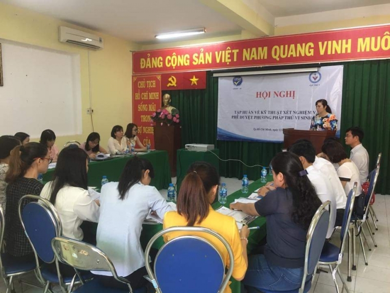 Các học viên tham dự khóa học “Kỹ thuật xét nghiệm và phê duyệt phương pháp thử vi sinh vật”