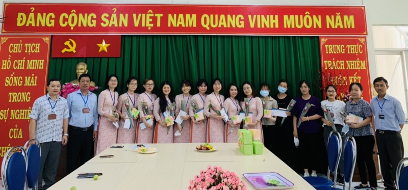 Mừng ngày Quốc tế Phụ nữa 8/3/2022