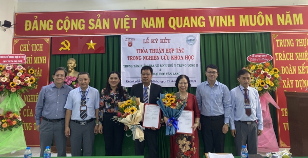 Lễ ký kết thỏa thuận hợp tác trong nghiên cứu khoa học giữa Trung tâm Kiểm tra vệ sinh thú y Trung ương II và Trường Đại học Văn Lang