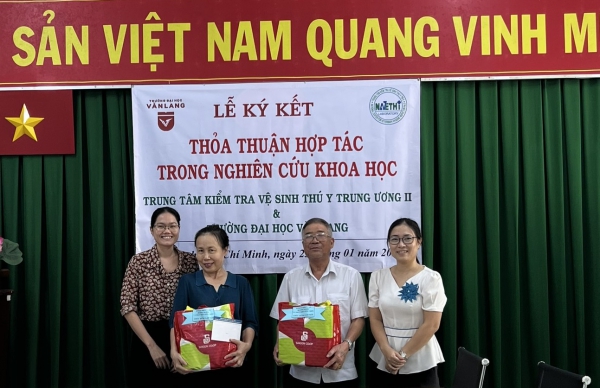 “Ngày hội công nhân - Phiên chợ nghĩa tình” Tết Nguyên đán Giáp Thìn chăm lo đoàn viên công đoàn, viên chức, người lao động có hoàn cảnh khó khăn.